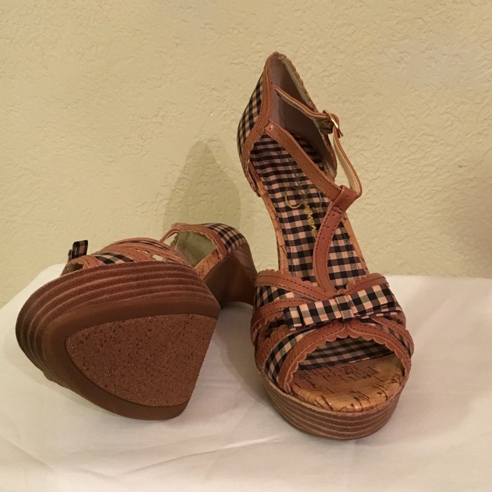 Jessica Simpson Brown Tan Plaid T-Strap Platform Sandals